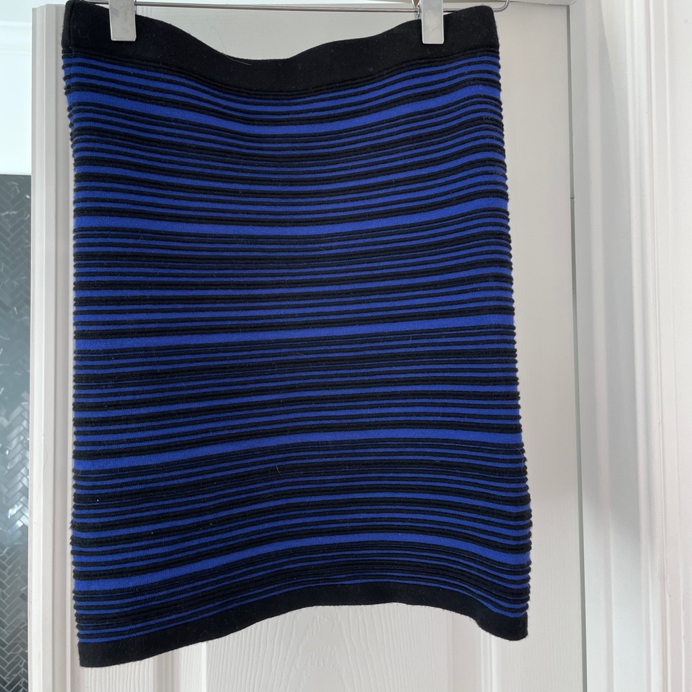 Stretchy Sandro pencil skirt T1